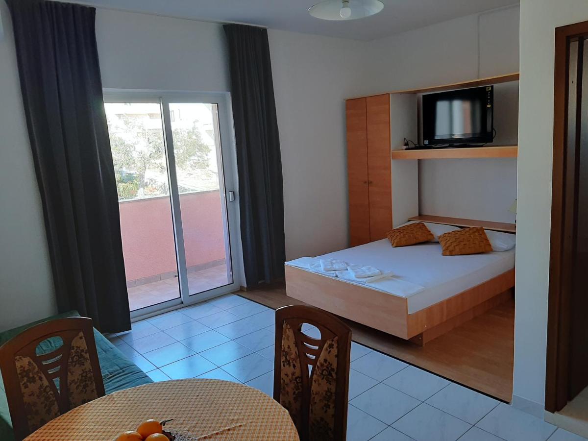 Apartments Ljulj Trogir Exterior foto